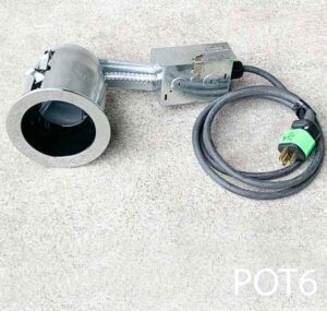 POT6-Qty-17. Chrome trim with black baffle in 5" pot light c/w cord.