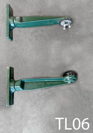 TL06-Qty2. Green traffic light mounting brackets 16" long.