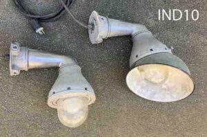 IND10-Qty-2.  Aluminum industrial medium base bulb c/w cord. Shown with or without reflector c/w cord