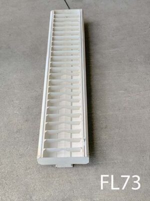 FL73-Qty-1. Beige 4' double T8 fluorescent c/w louvers and cord. Led package available.