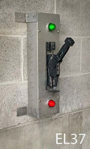 EL37-Qty-1. Aluminum base with on/off switch, red and green lights controlled individually. 24 volt - 5" x 18"