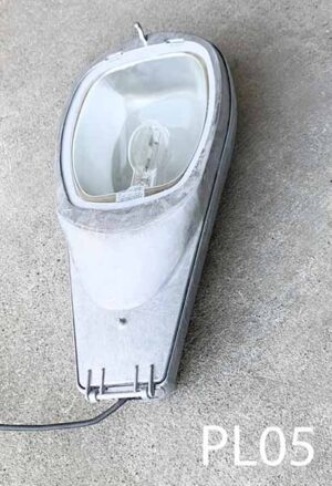 PL05-Qty-6. 100 watt HPS. PL05A-Qty-4. 150 watt HPS. Aluminum cobra head 100 Watt high pressure sodium with glass front and cord. 150 watt high pressure sodium c/w bulb. Fits on PL06 arm.