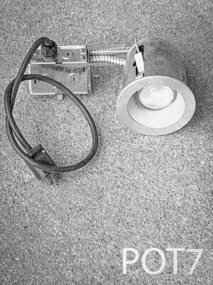 POT7-Qty-20. 4" pot light with silver baffle, and cord. Medium base socket